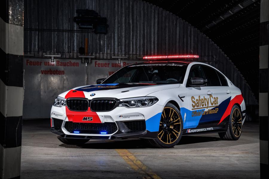  BMW M5 MotoGP Safety Car (F90) 2018 года  (фото 14 из 56)